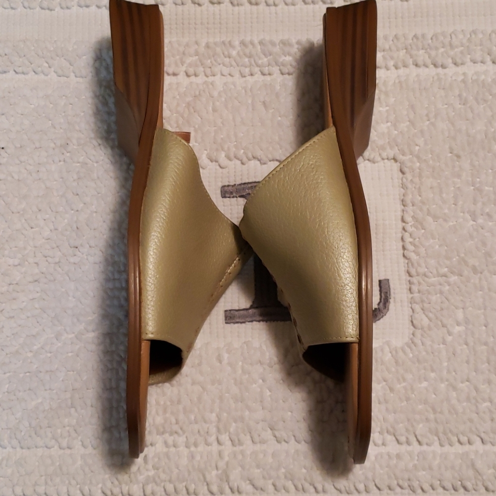 CC HUGHES SLIP ON SANDALS - Picture 4 of 8